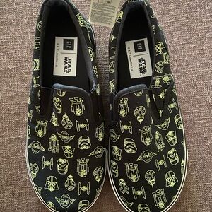 Gap Kids Size 2 Slip on Star Wars Sneakers